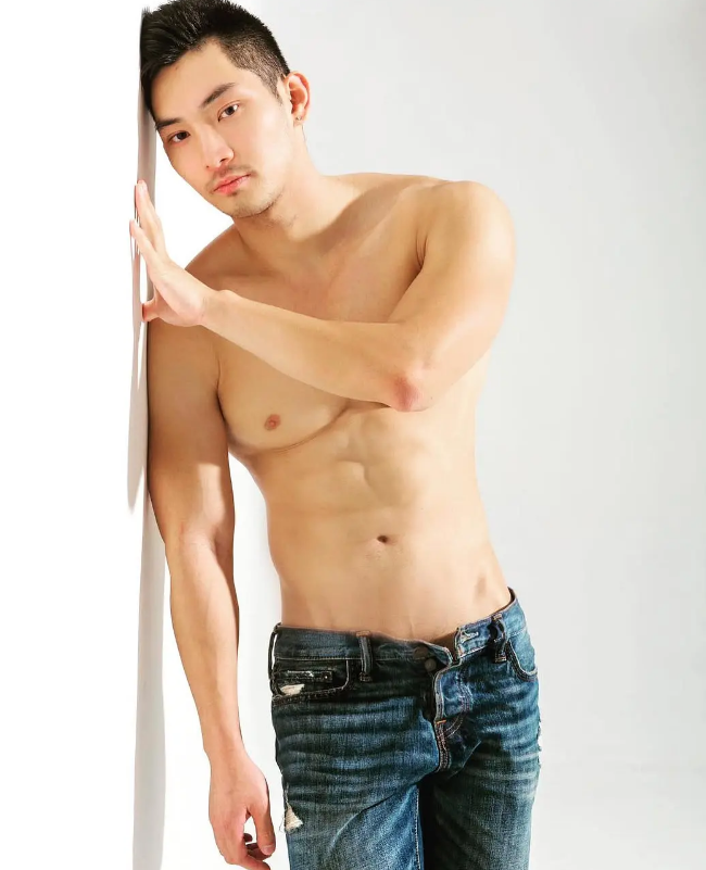 古早GV男优低调复出,24岁隐退,12年后复出,还能火起来吗?