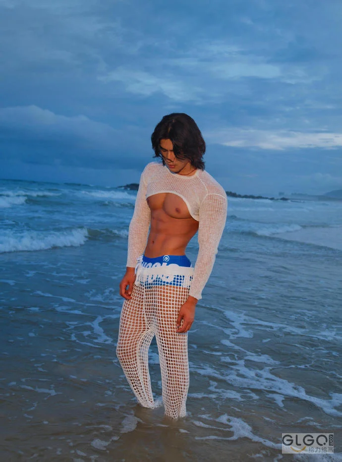 夜晚的海浪,夜,男孩,海边黑皮长发帅哥