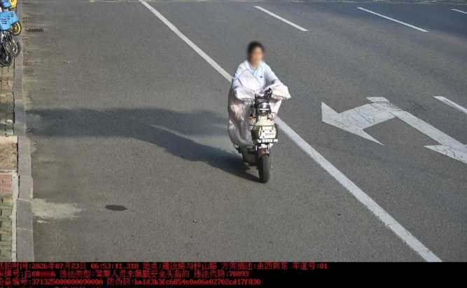 厉害了!临沂一路口AI人脸识别抓拍,专盯电动车!